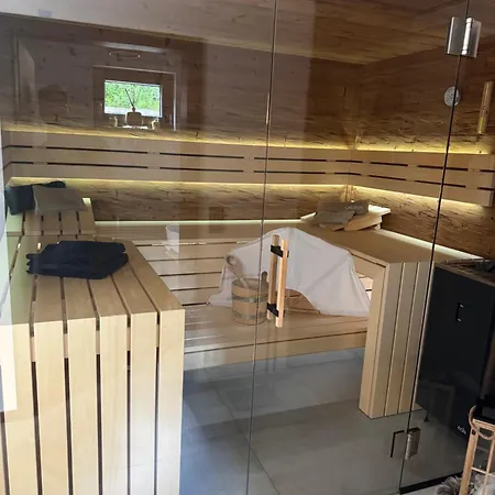 Secret Garden House - Pool & Sauna וילה